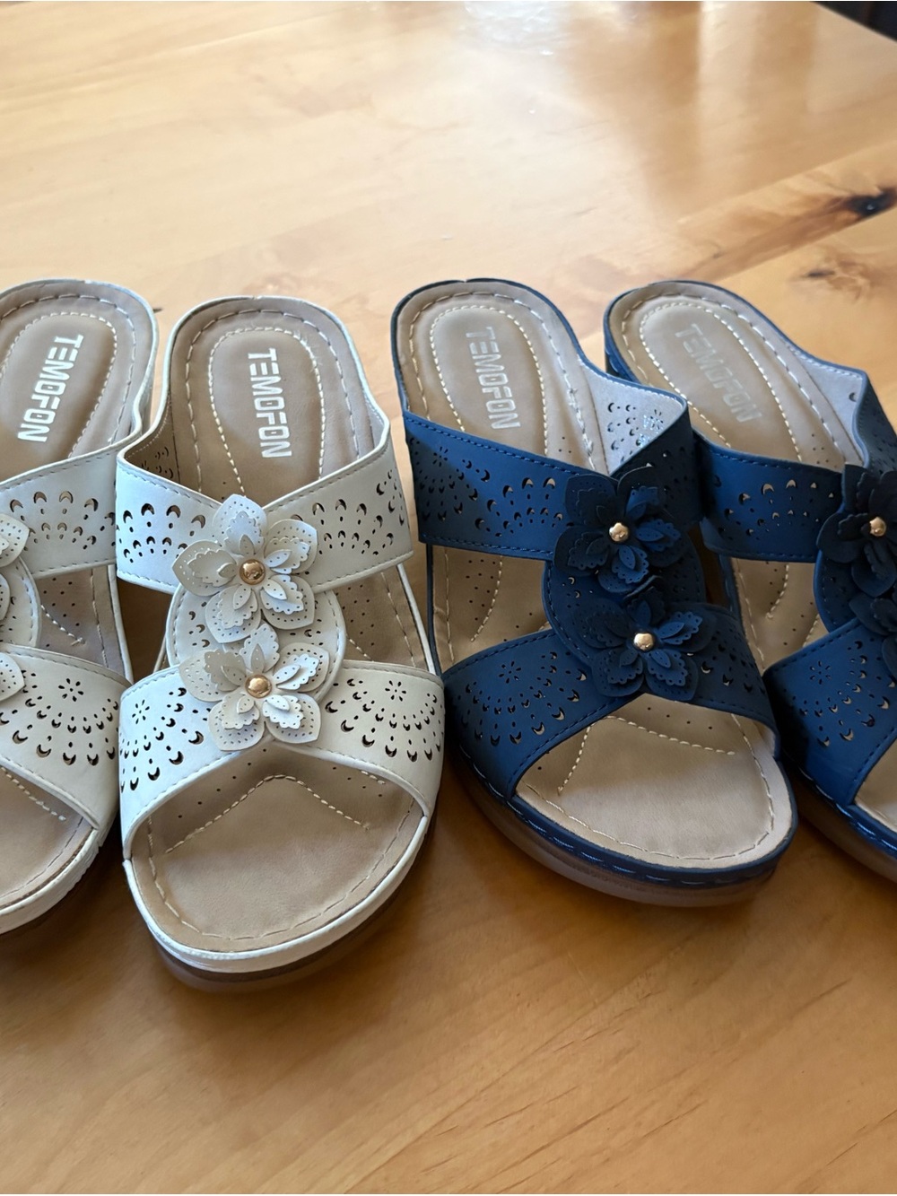 Temofon Women's Floral Slide Sandals — White and Navy